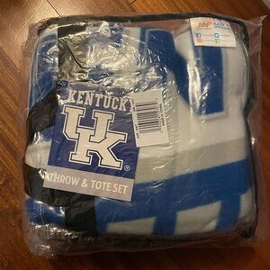 Kentucky Blue and White Throw & Tote Set